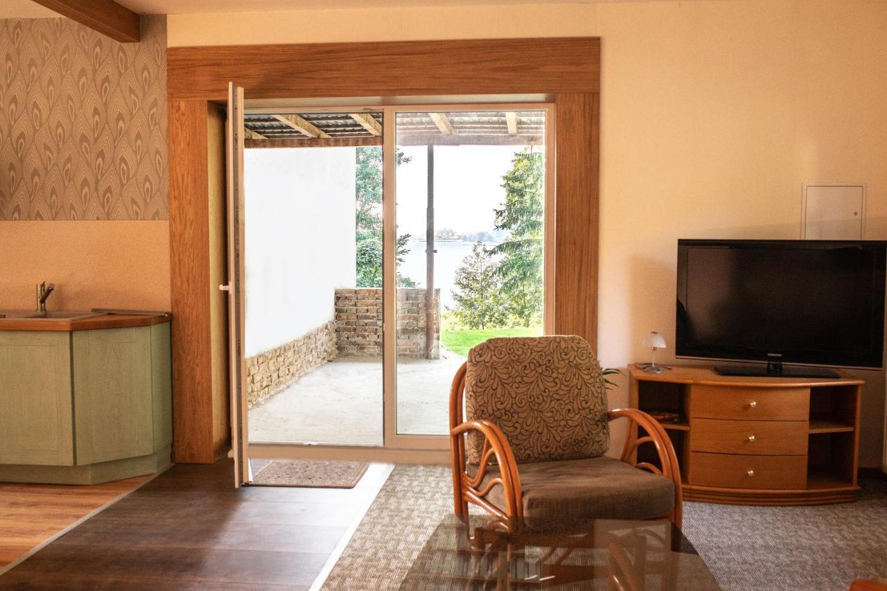 Ferienwohnung Direkt Am Potzlower See Dış mekan fotoğraf